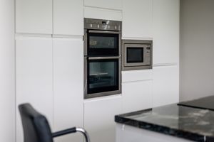 Oven- click for photo gallery